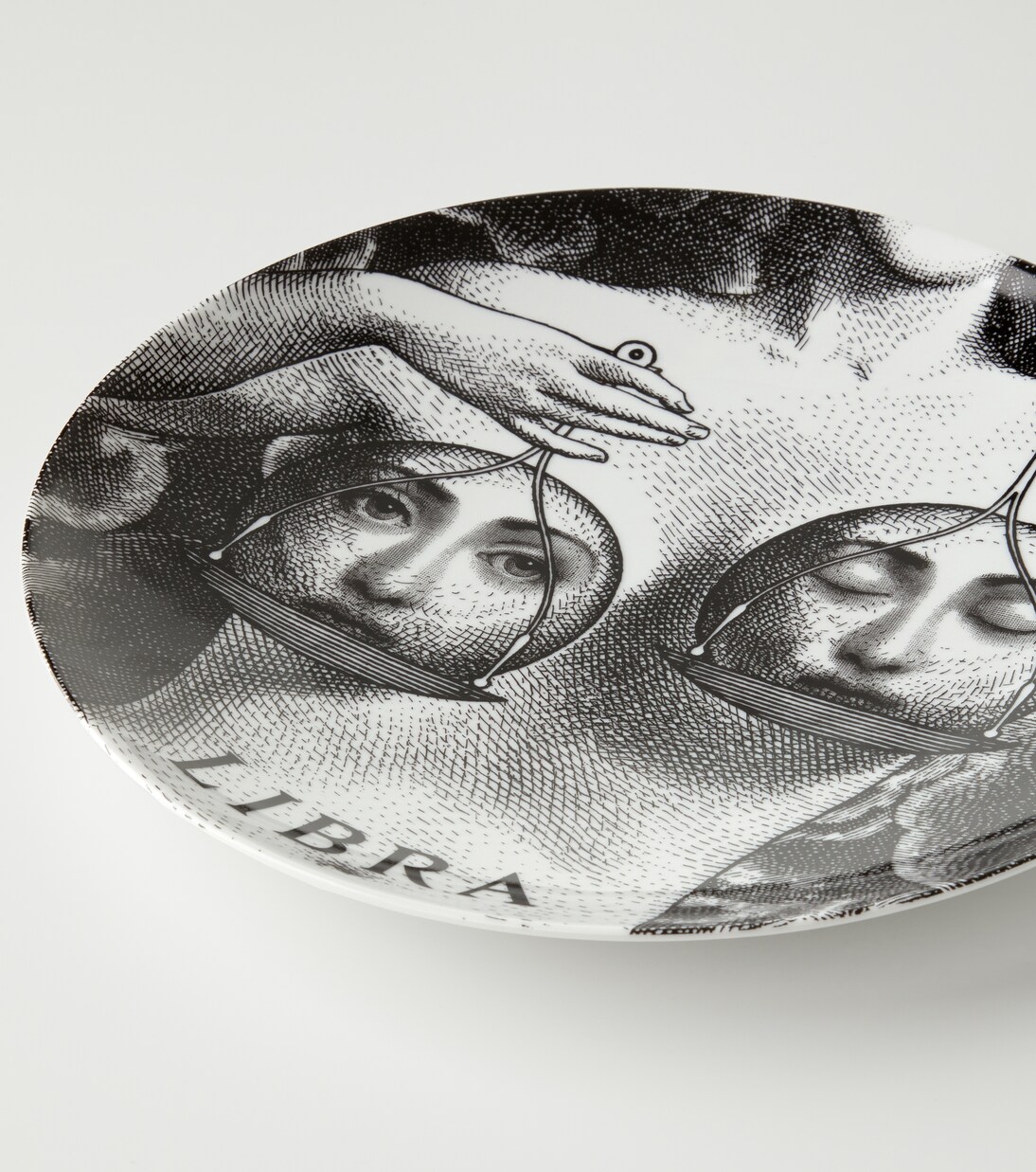 Wandteller Tema e Variazioni Libra Nr. 354  | Fornasetti