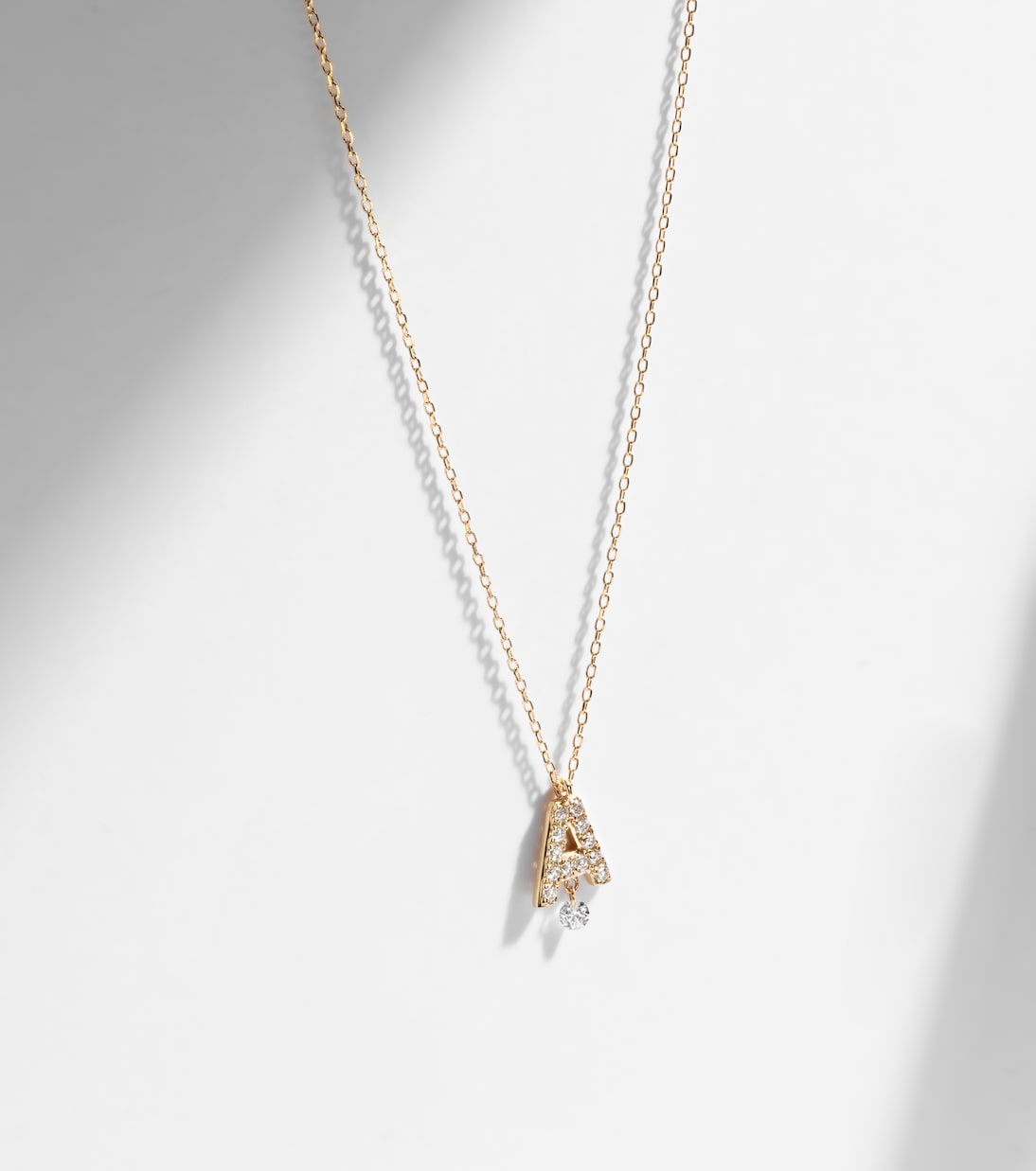 Alphabet A 18kt gold necklace with diamonds | Persée
