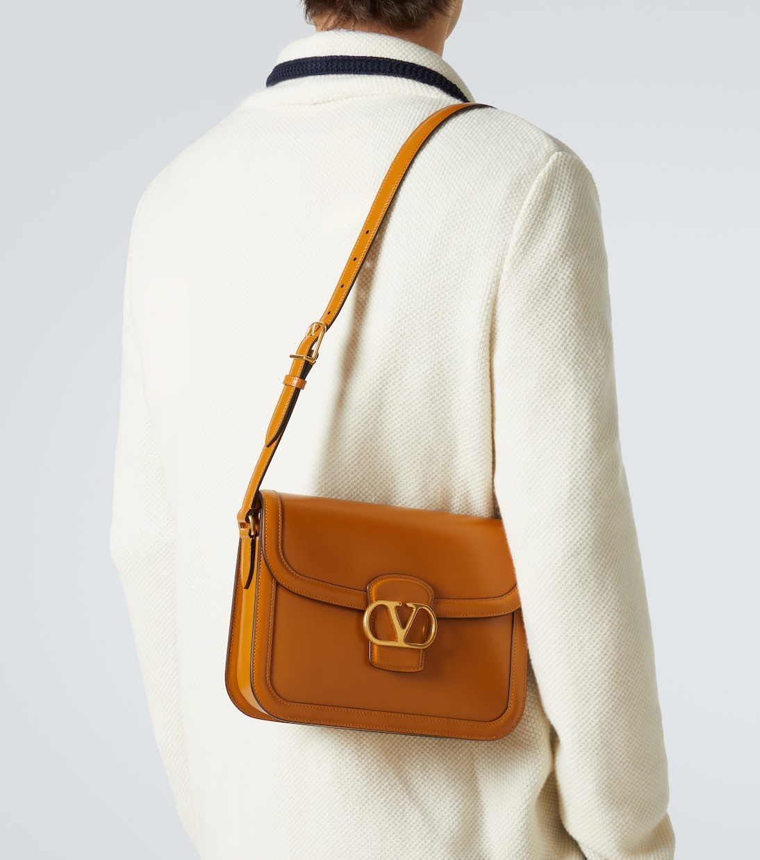 Messenger Bag 9TO5 VLogo Signature aus Leder | Valentino Garavani