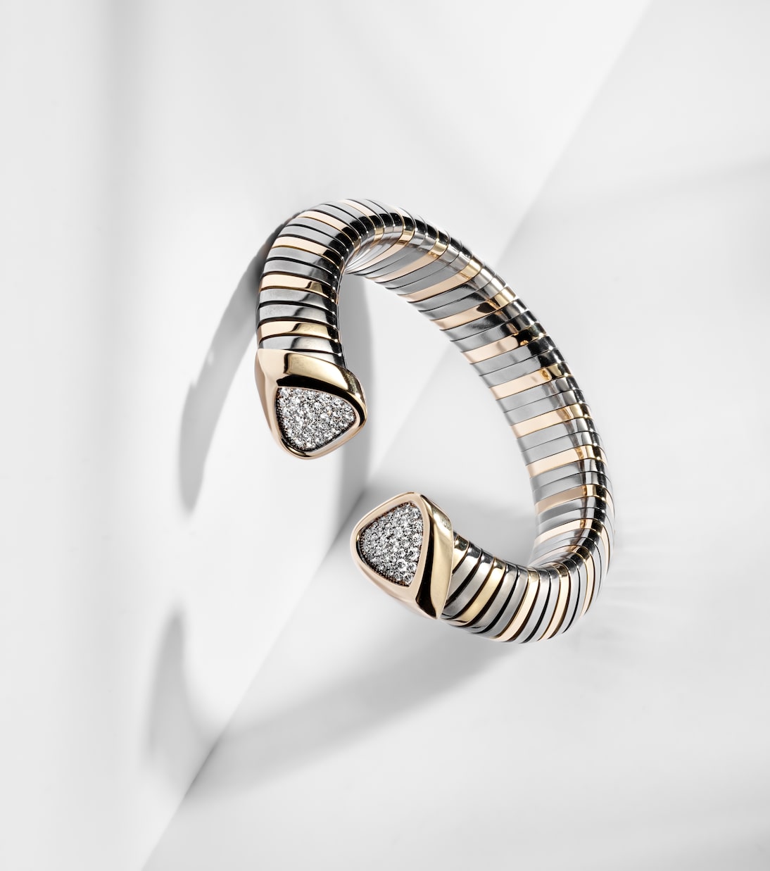 Trisola 18kt gold bracelet with diamonds | Marina B