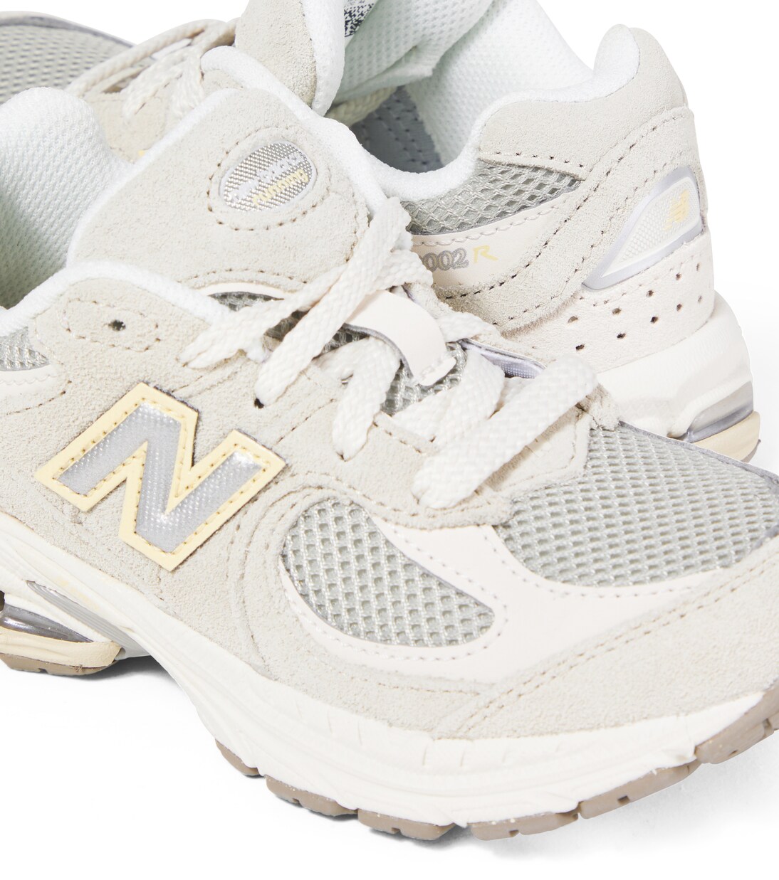 2002 Kids leather and mesh sneakers | New Balance Kids