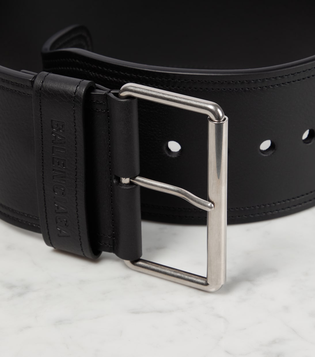 Cintura in pelle BALENCIAGA Force per uno stile giovane e audace