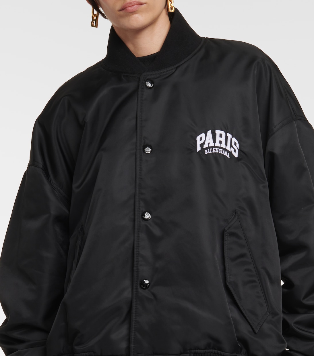 Chaqueta Universitaria de Satén Balenciaga - Estilo Joven en París