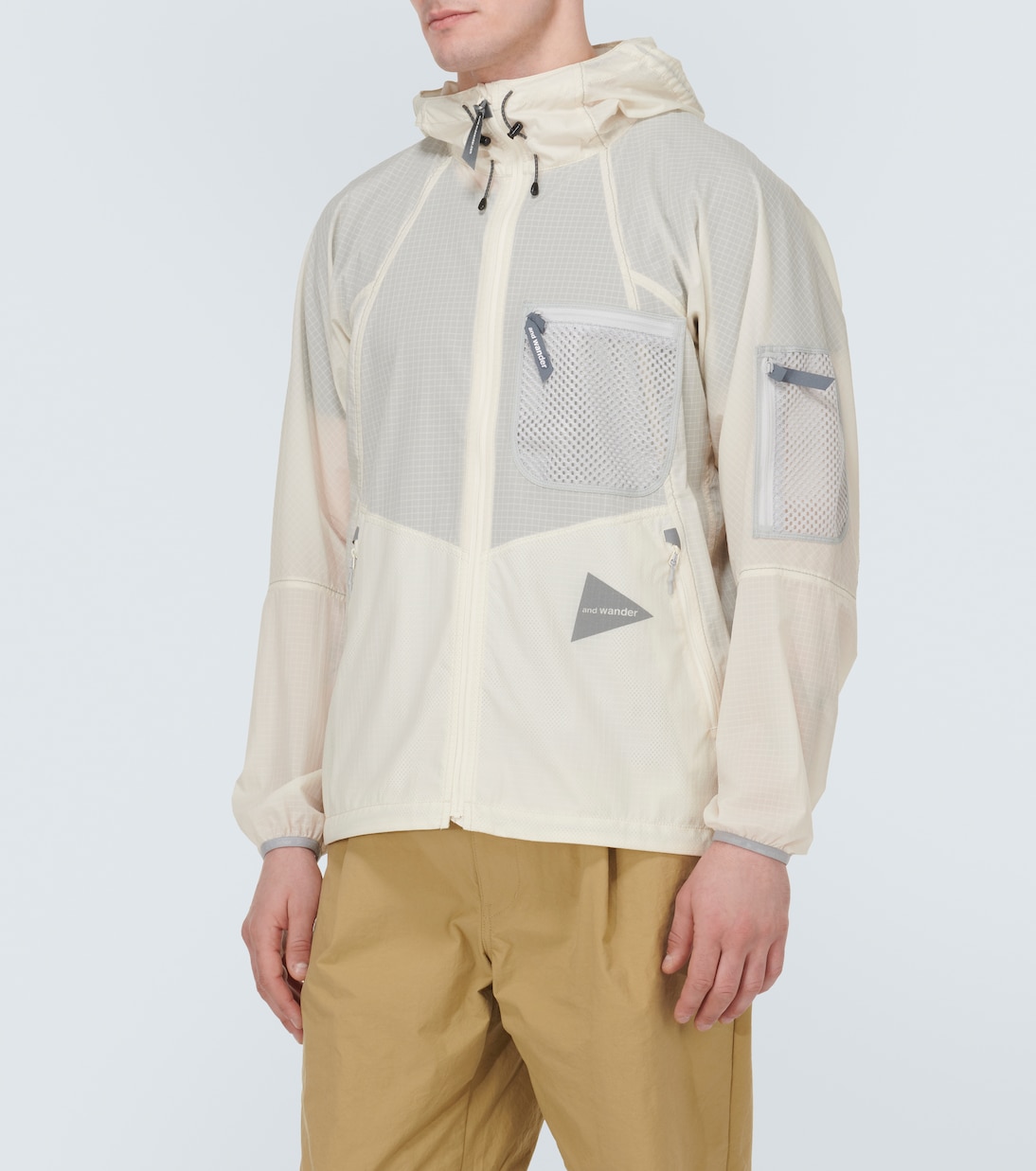 Chaqueta de nylon ripstop con capucha | And Wander