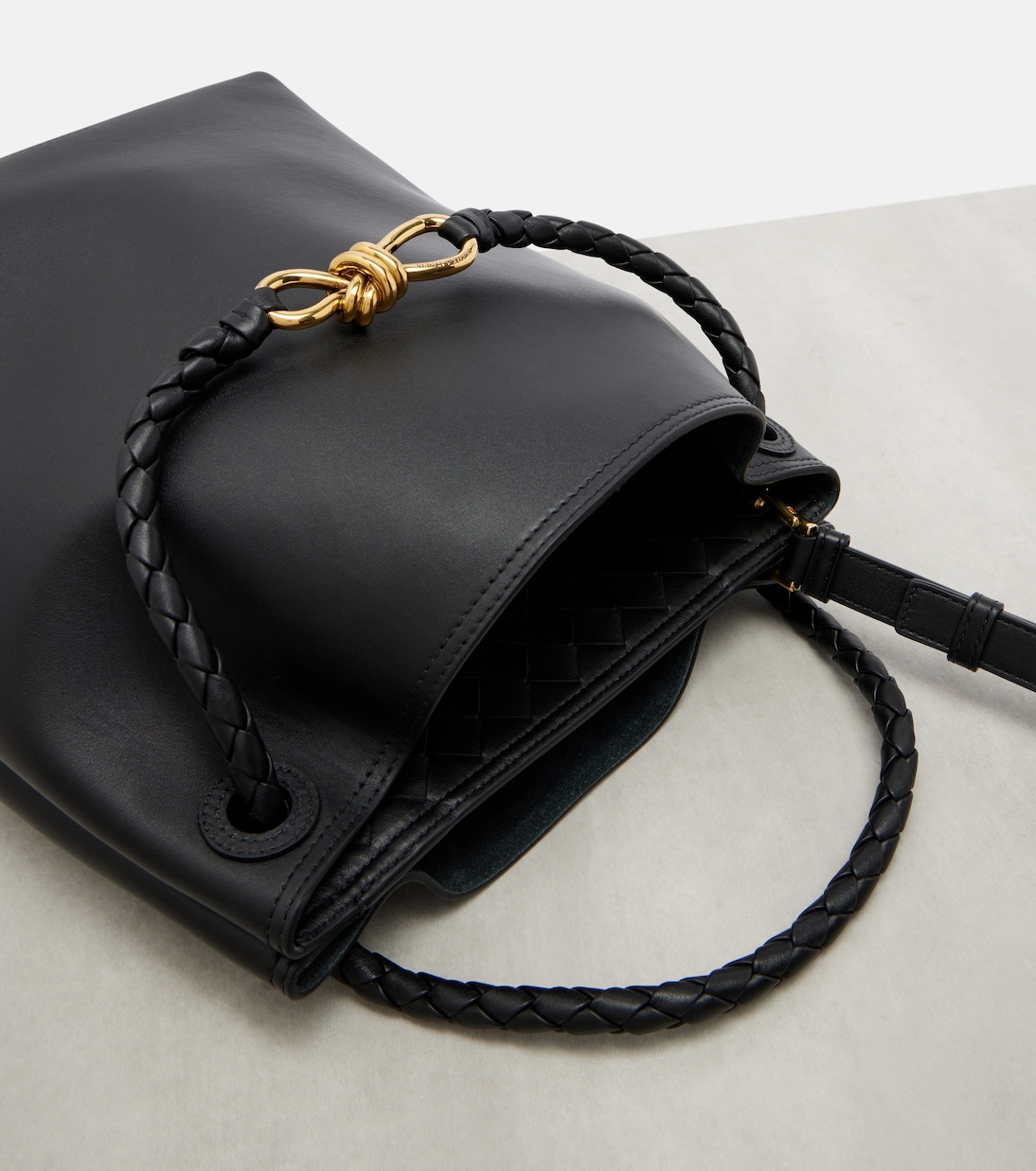 Andiamo Small leather bucket bag | Bottega Veneta