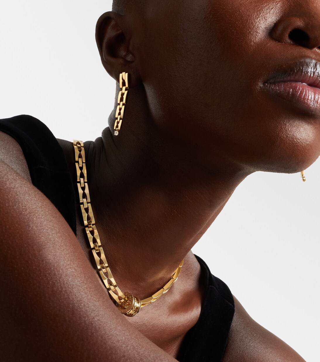 Orecchini pendenti B.zero1 in oro 18kt con diamanti | Bvlgari