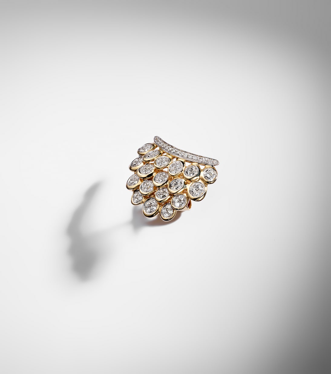 Einzelner Ohrring Blossom aus 18kt Gelbgold mit Diamanten | Rainbow K