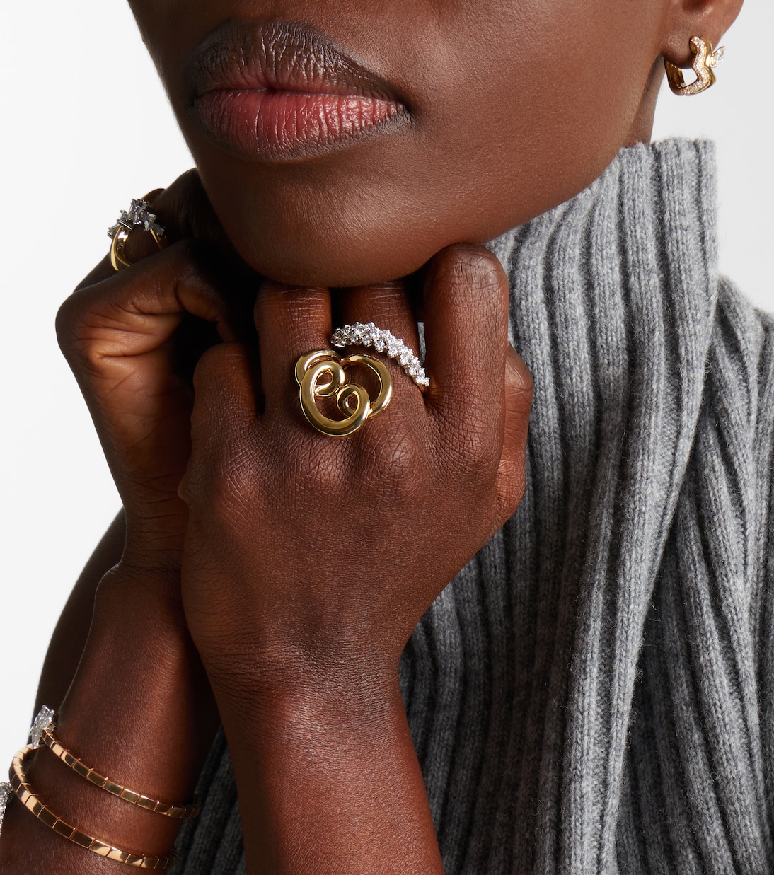 Ring aus 18kt Gelbgold (750/1000) mit Diamanten | Yeprem