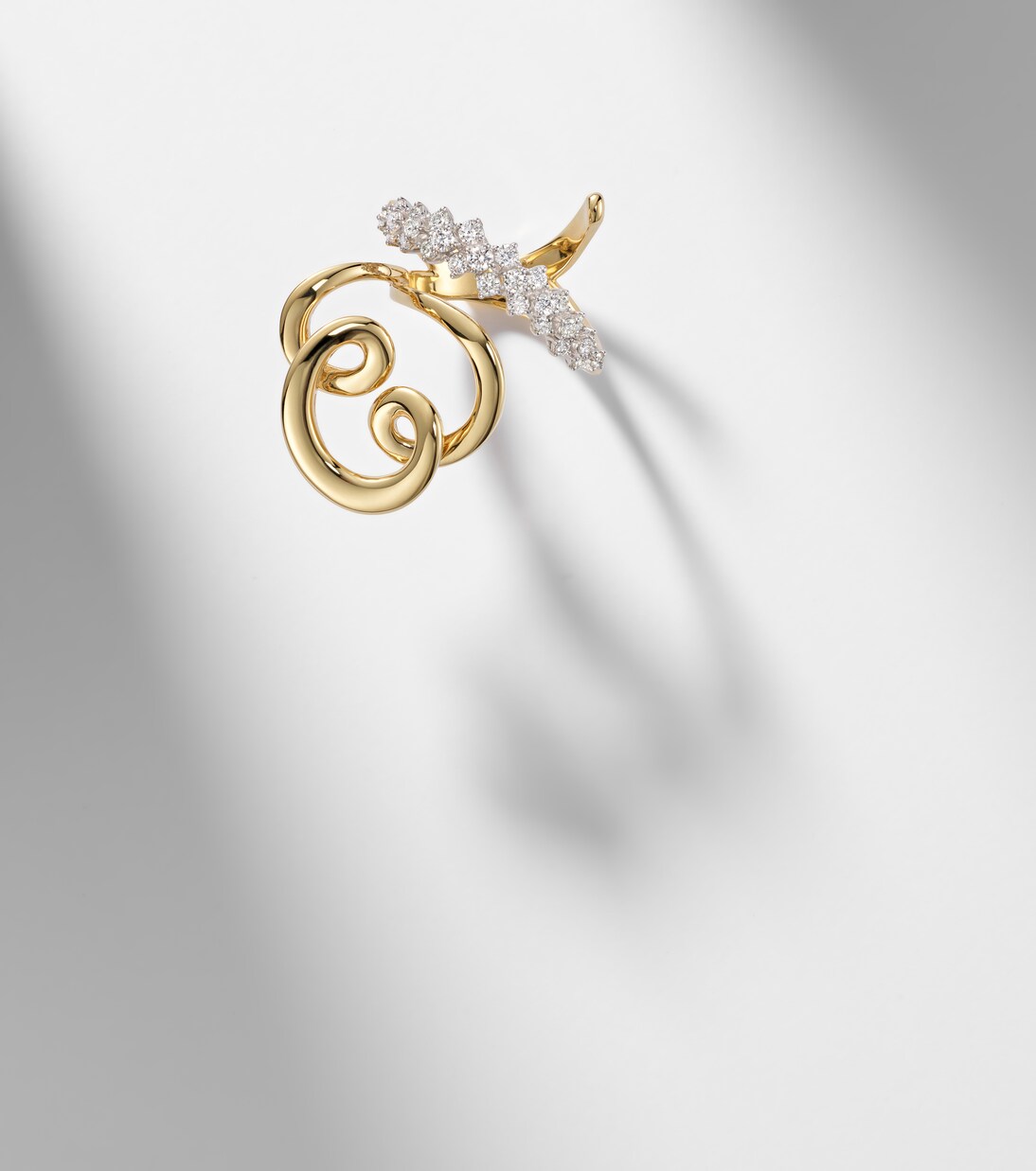 Ring aus 18kt Gelbgold (750/1000) mit Diamanten | Yeprem