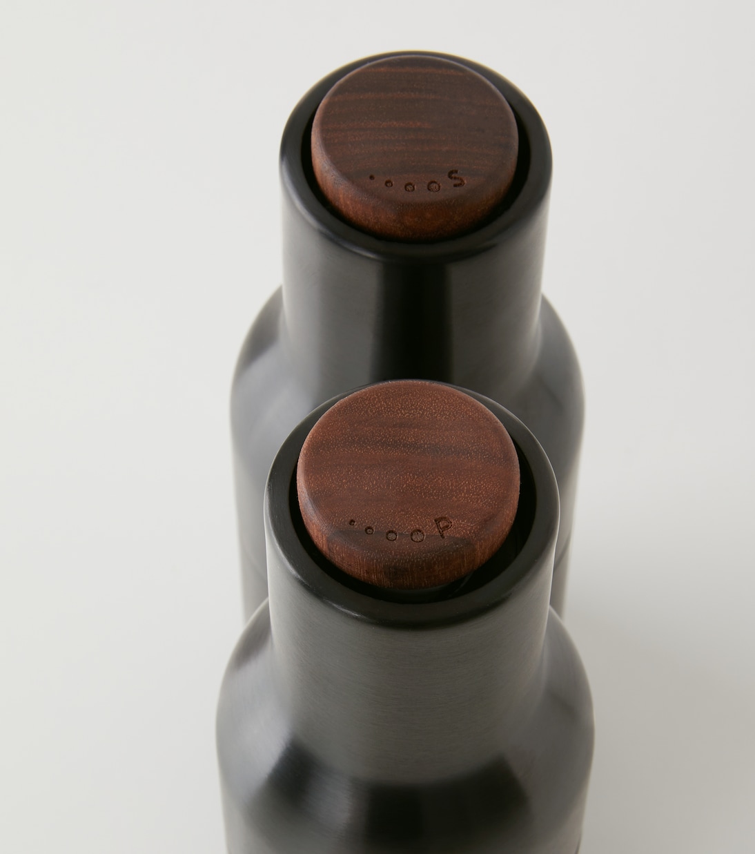 Bottle salt and pepper grinders | Audo Copenhagen