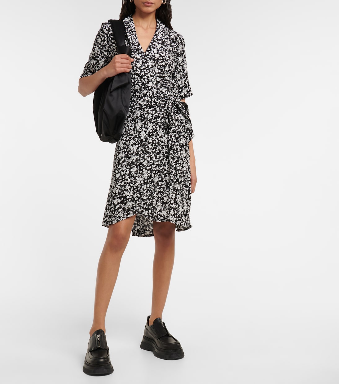 Robe portefeuille en crêpe à fleurs | Ganni