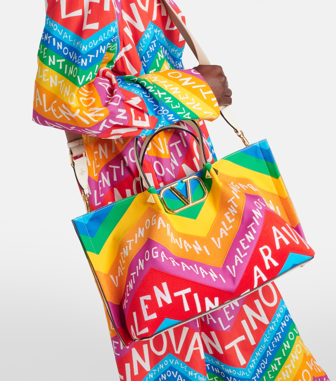 VLogo Large Chevron 24 canvas tote bag | Valentino Garavani