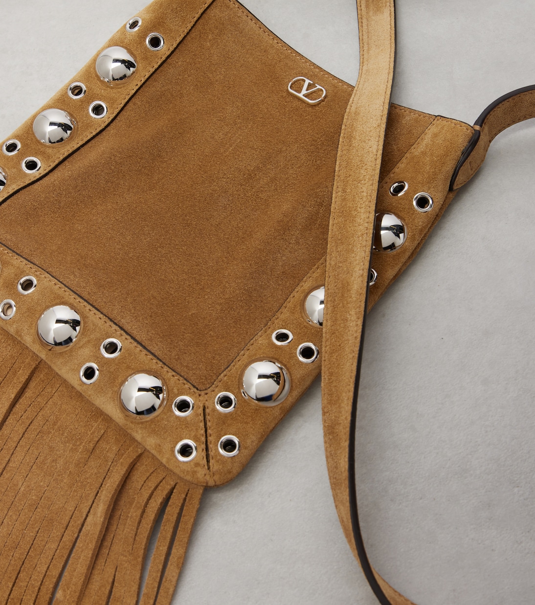 Nellcôte VLogo studded suede shoulder bag | Valentino Garavani