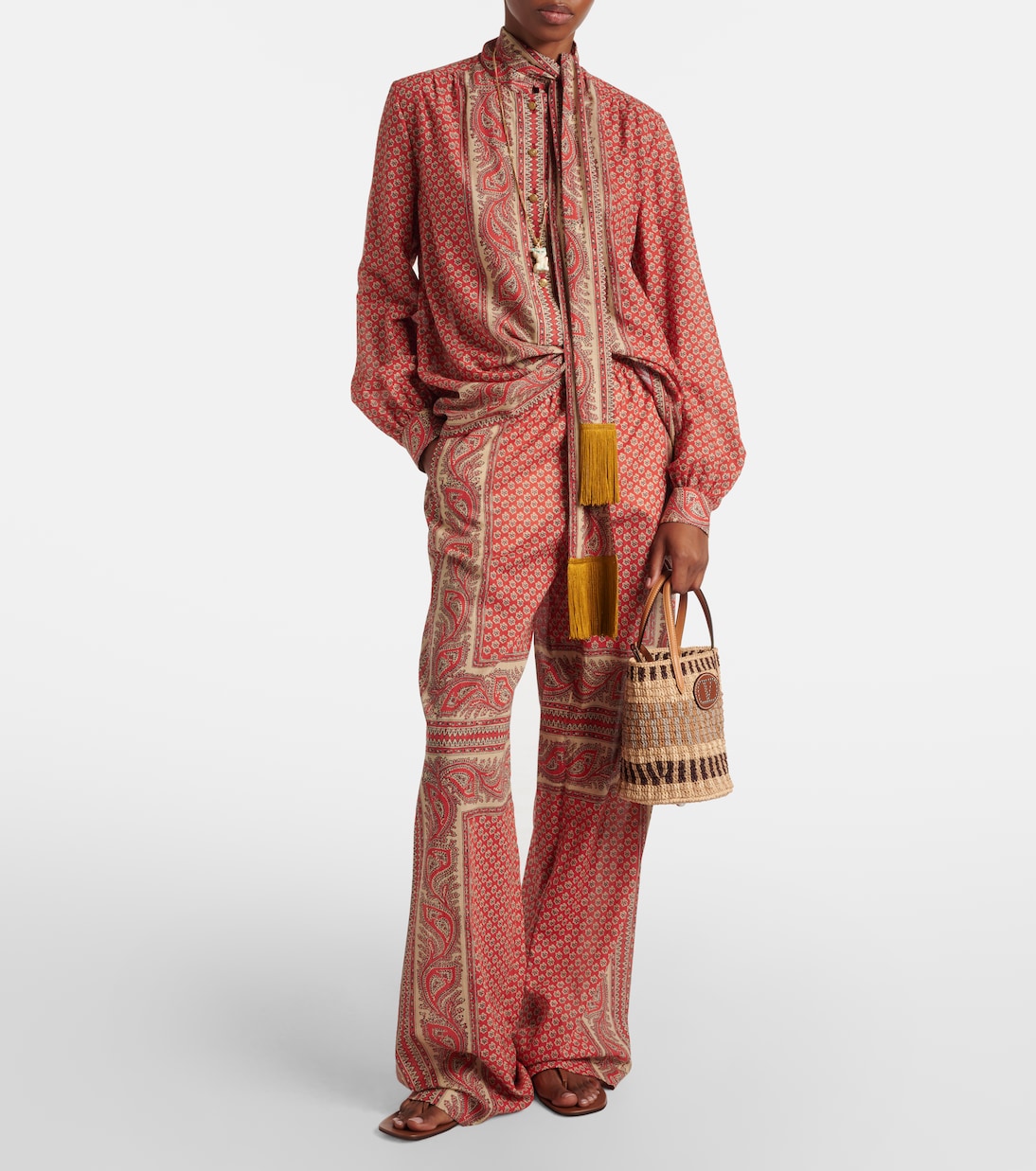 VLogo Signature Small raffia bucket bag | Valentino Garavani