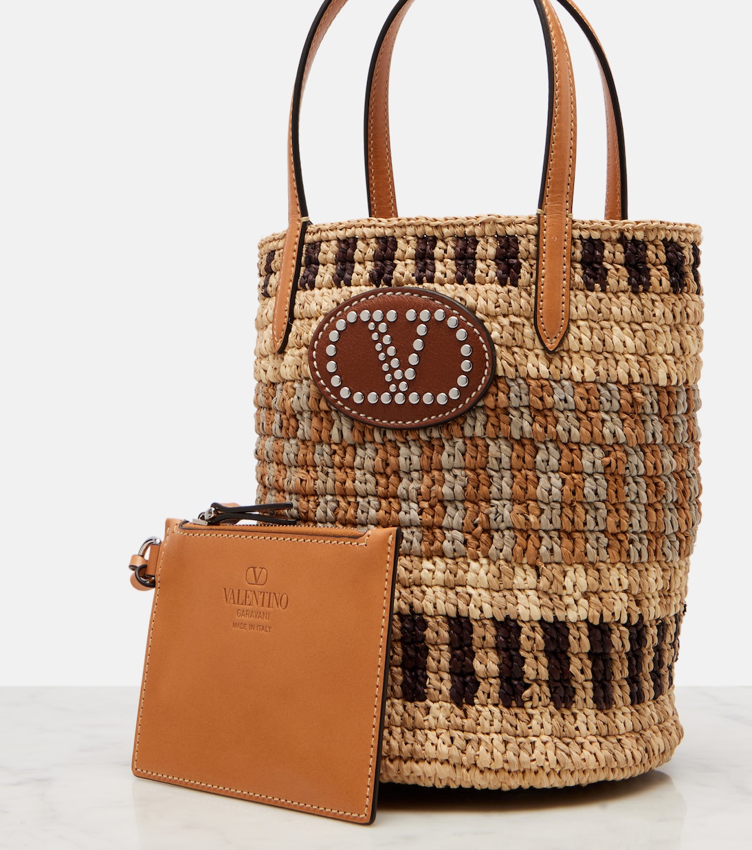 VLogo Signature Small raffia bucket bag | Valentino Garavani