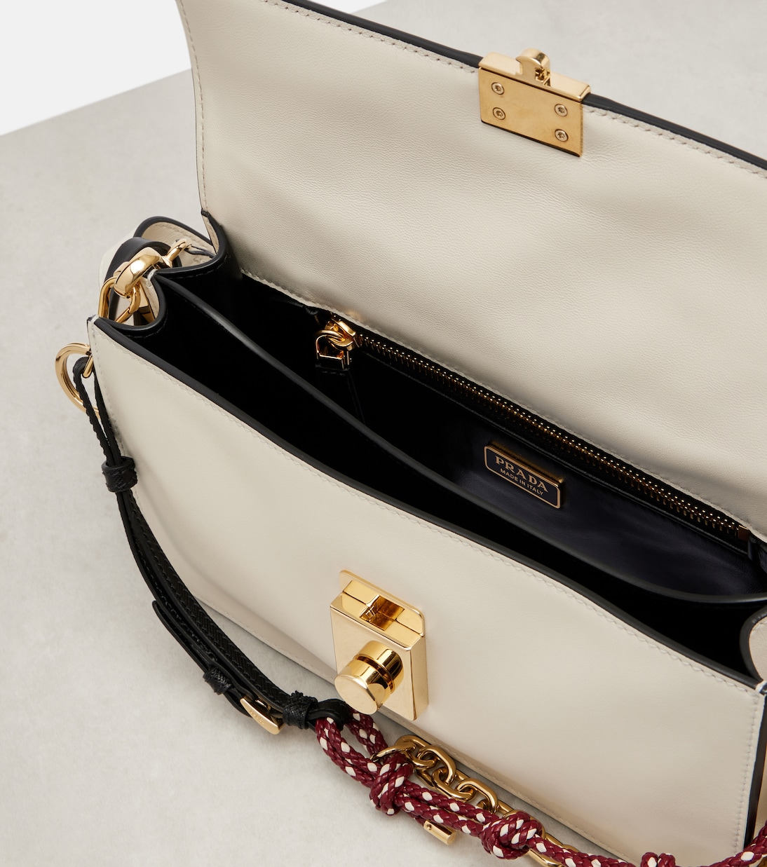 Schultertasche Soft Sound Small aus Leder | Prada