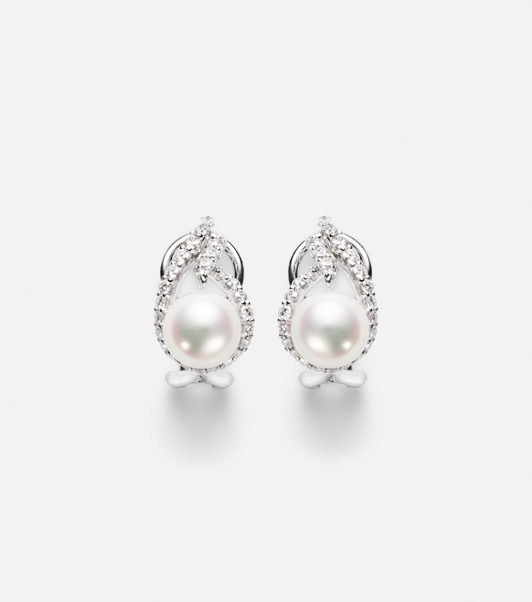 Ohrringe aus 18kt Weißgold mit Diamanten und Akoyaperlen | Mikimoto
