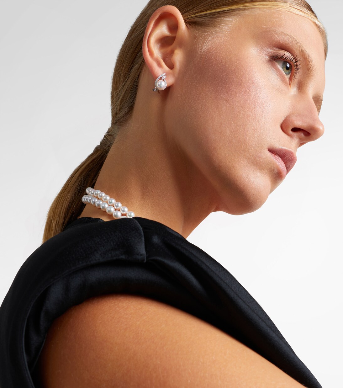 Ohrringe aus 18kt Weißgold mit Diamanten und Akoyaperlen | Mikimoto
