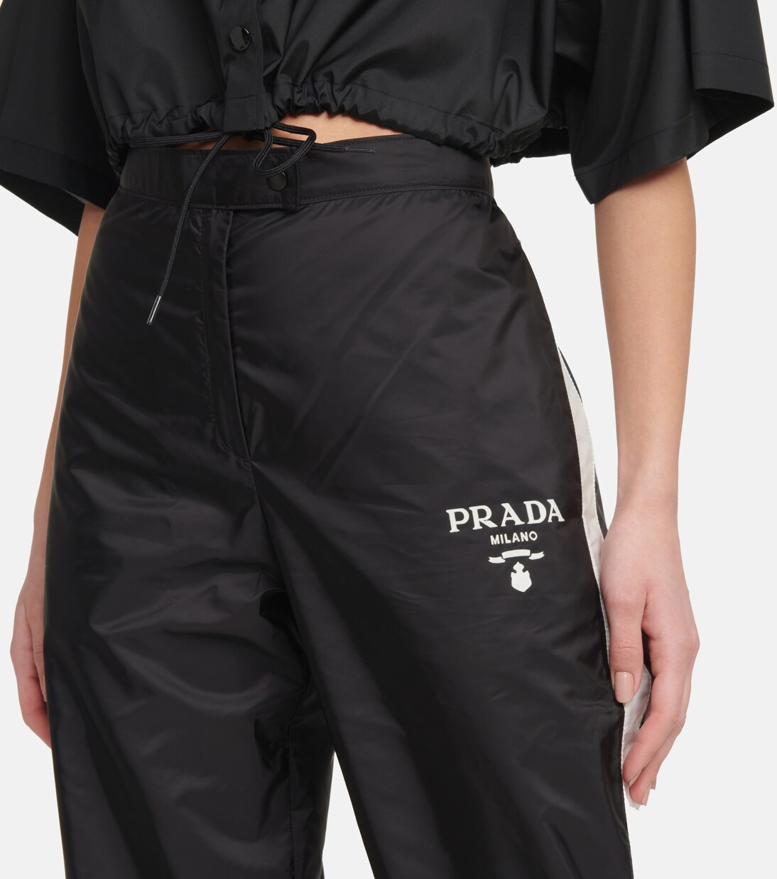 Pantaloni Sportivi Alti in Re-Nylon Prada per Giovani Stilisti