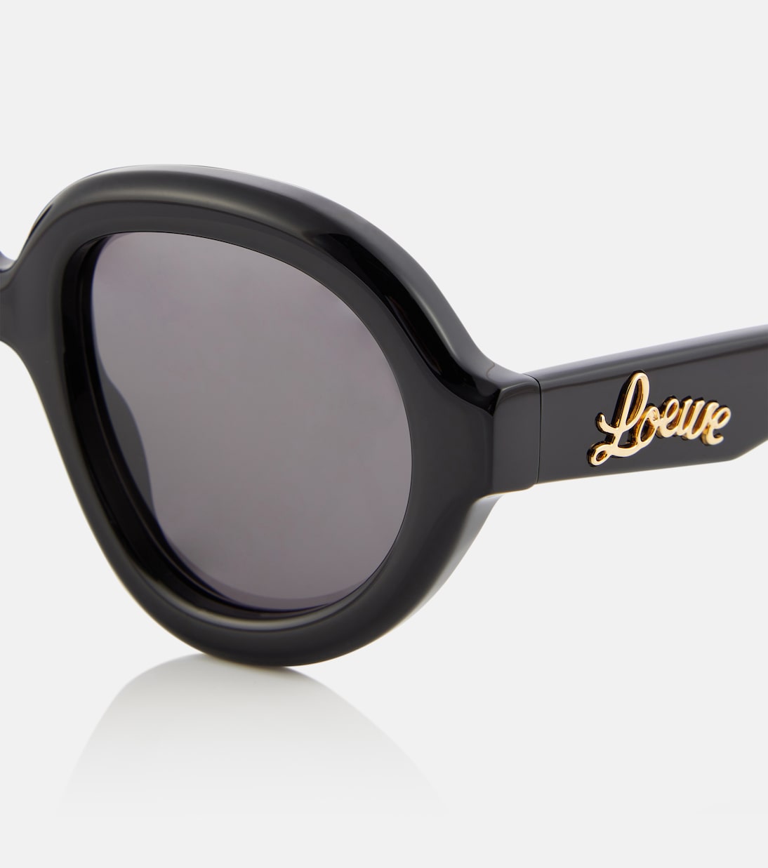 Occhiali da sole LOEWE in acetato con montatura tonda, stile giovane e trendy
