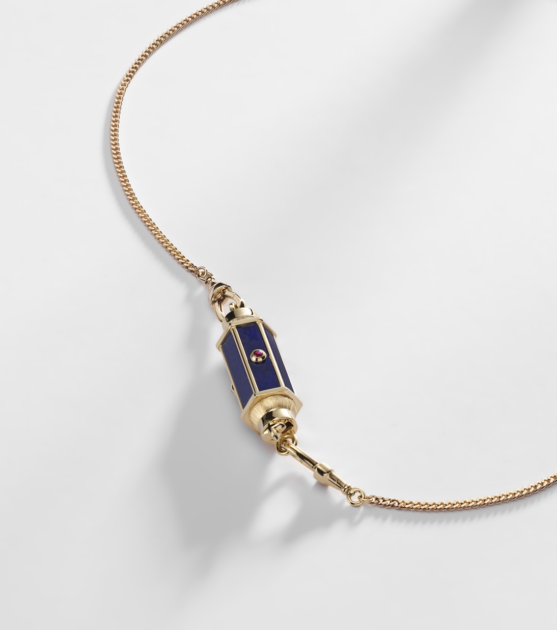 Halskette Baby Locket aus 18kt Gelbgold mit Rubinen und Lapislazuli | Marie Lichtenberg