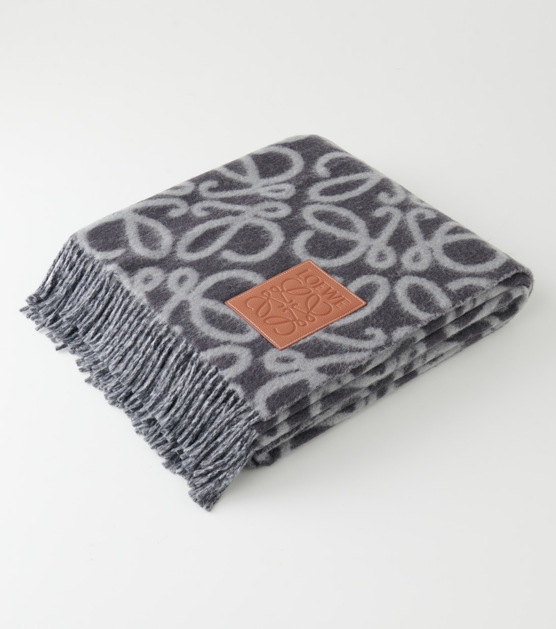 Anagram blanket | Loewe