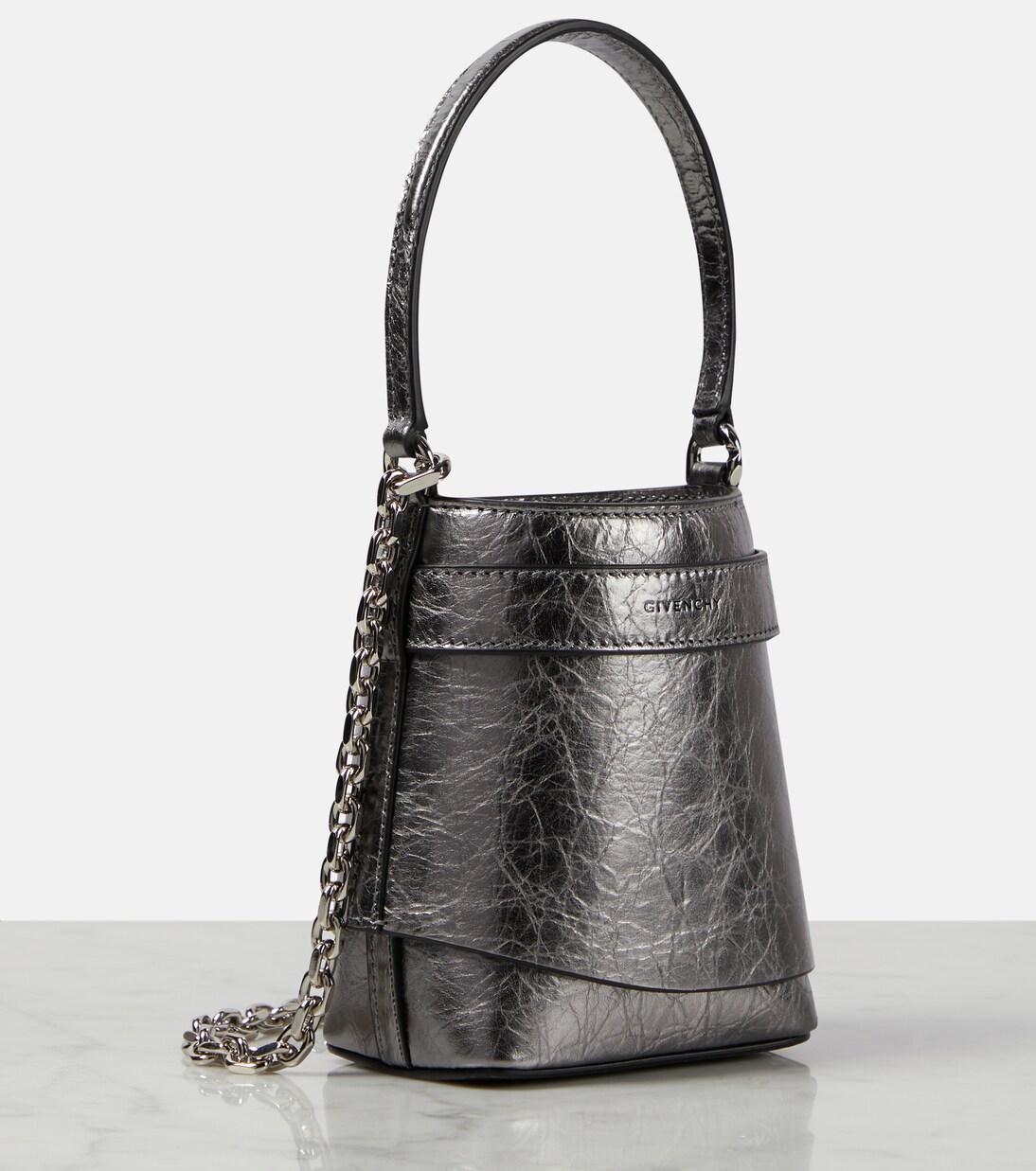 Secchiello Shark Lock Micro in pelle | Givenchy
