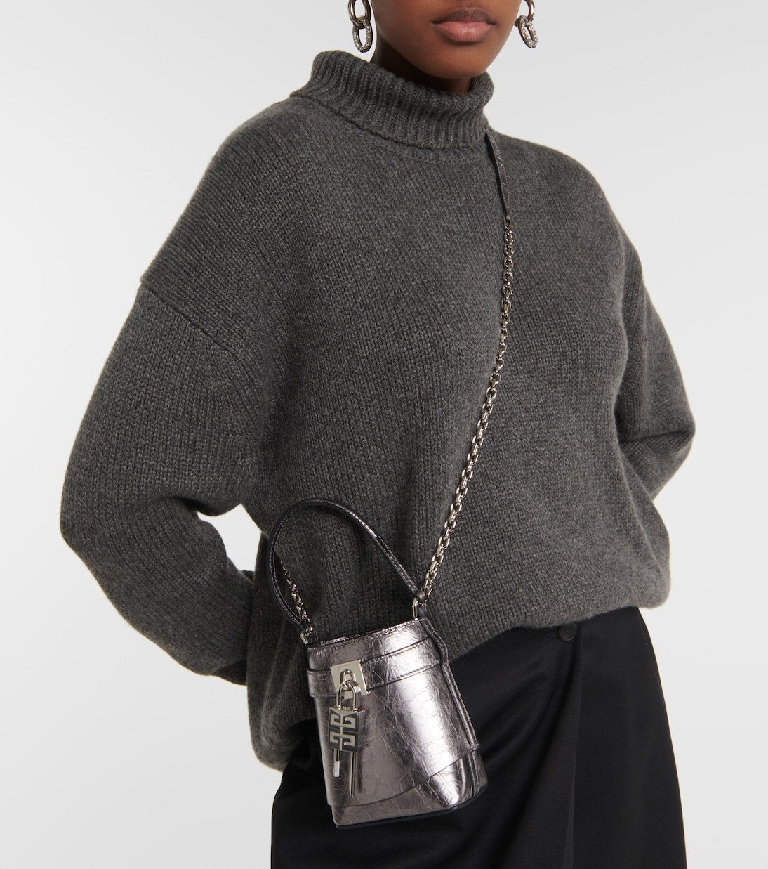 Secchiello Shark Lock Micro in pelle | Givenchy