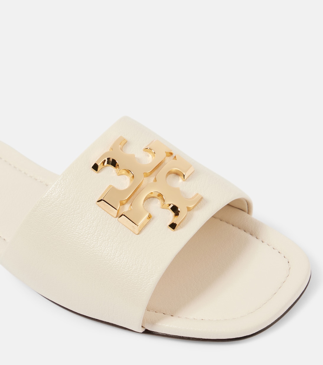 Pantoletten Eleanor T Monogram aus Leder | Tory Burch