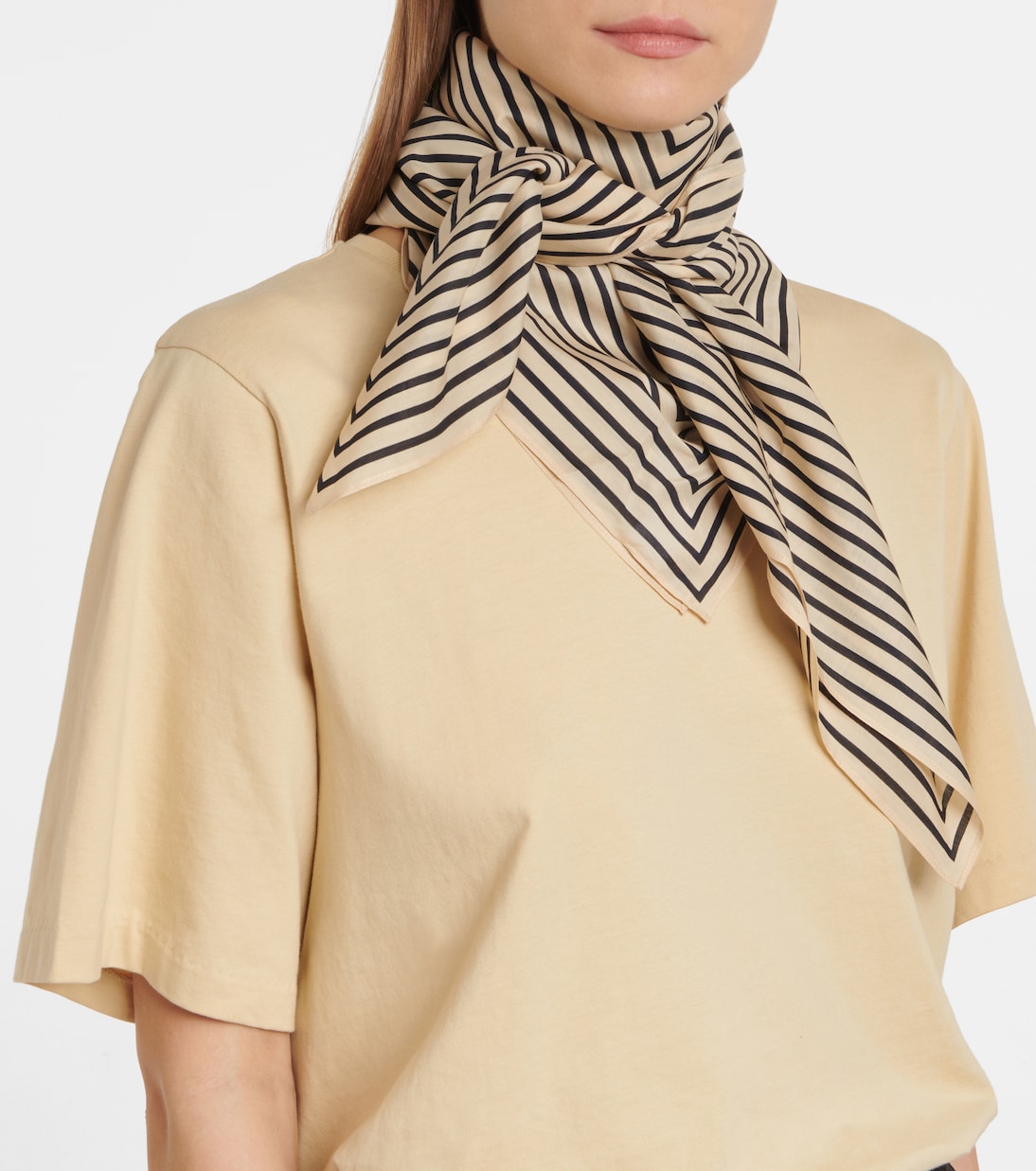 Bufanda de seda con logo | Toteme