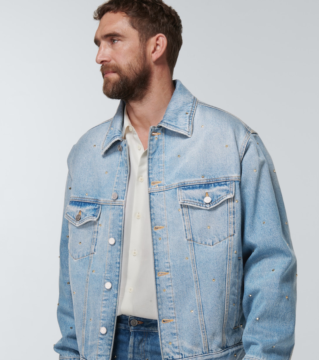 Cazadora en denim con tachuelas | Valentino