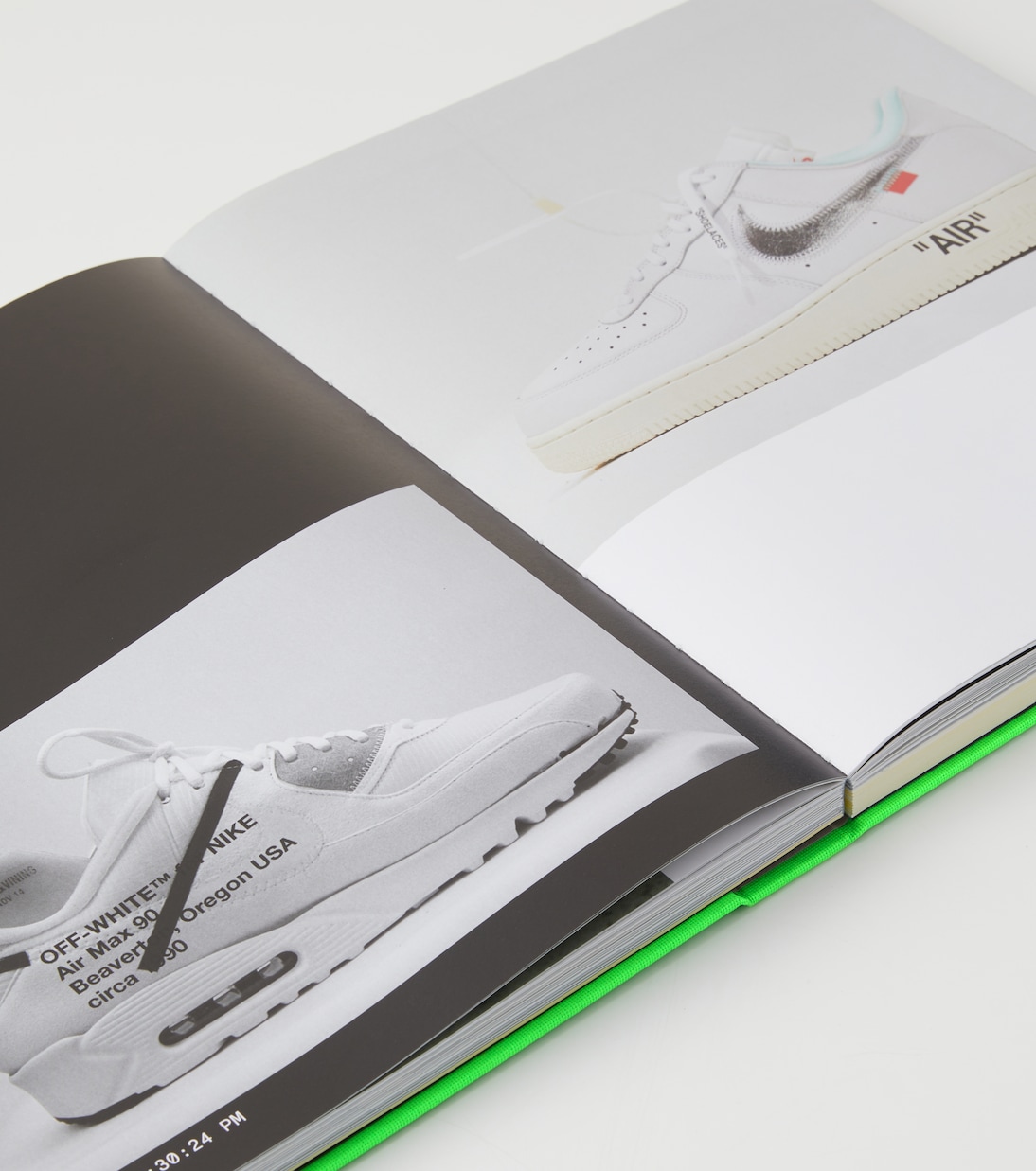 Livre Virgil Abloh. Nike. ICONS en vert Taschen Mytheresa