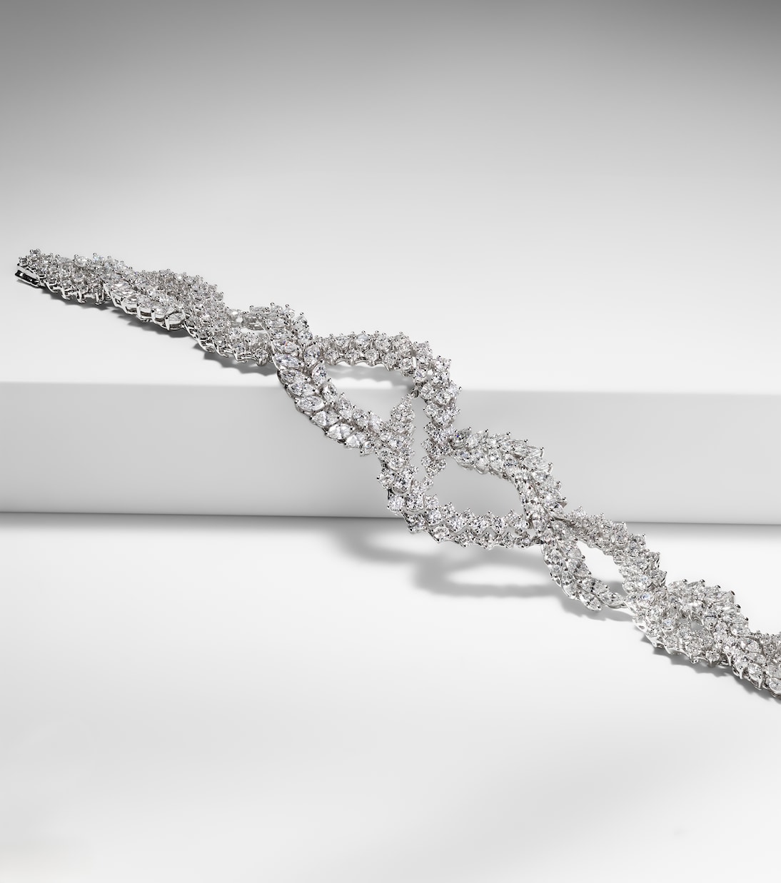 Bracciale in oro bianco 18kt YEPREM Y-Couture con diamanti, stile giovane e moderno