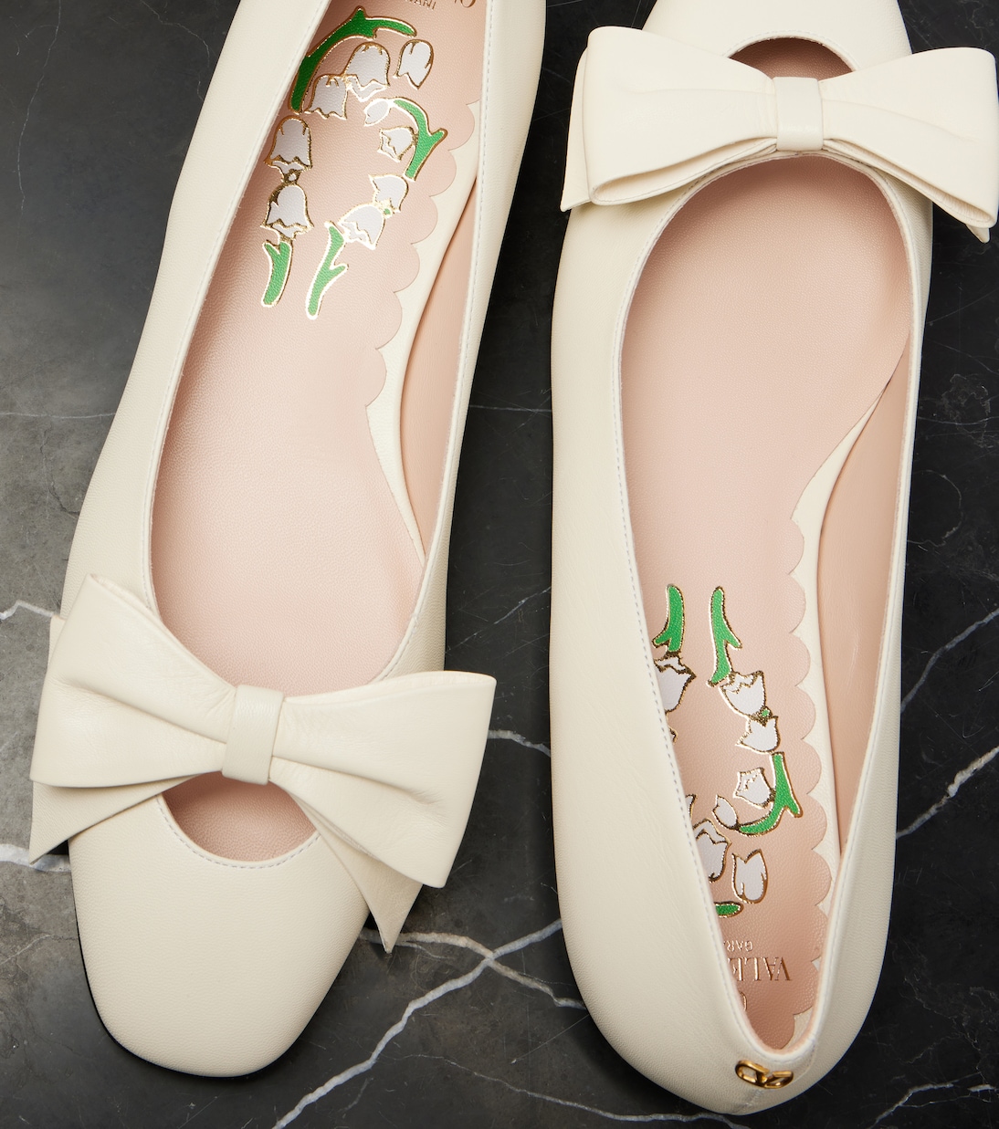 Ballerine in pelle con fiocco | Valentino Garavani