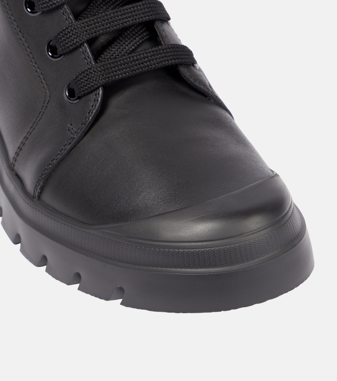 Schnürstiefel Viv' Walky aus Leder | Roger Vivier
