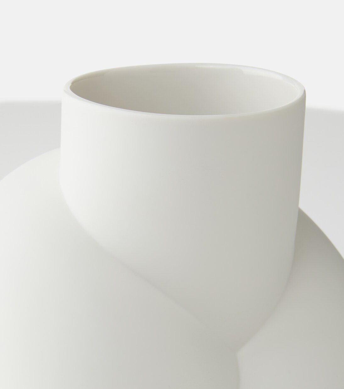 Node porcelain vase by Martin Hirth | Rosenthal