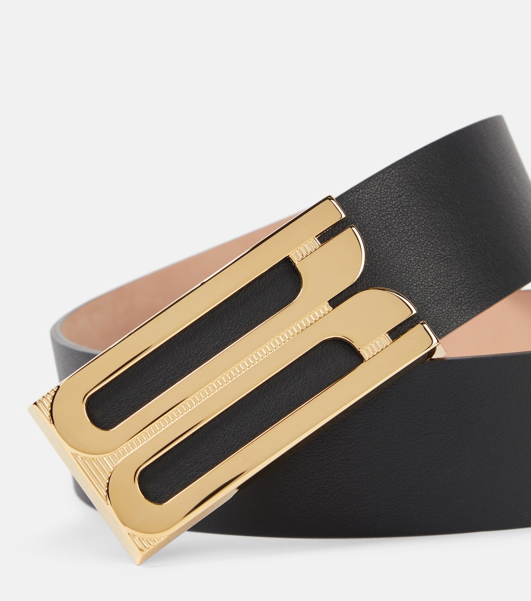 Cintura in pelle firmata VICTORIA BECKHAM per uno stile giovane e trendy