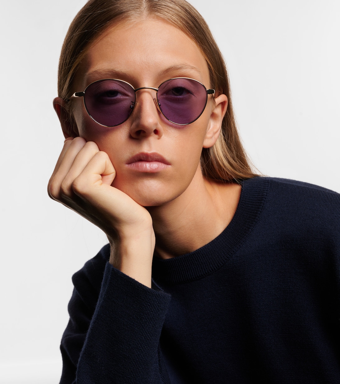 Occhiali da sole LOEWE tondi per stile giovane e trendy