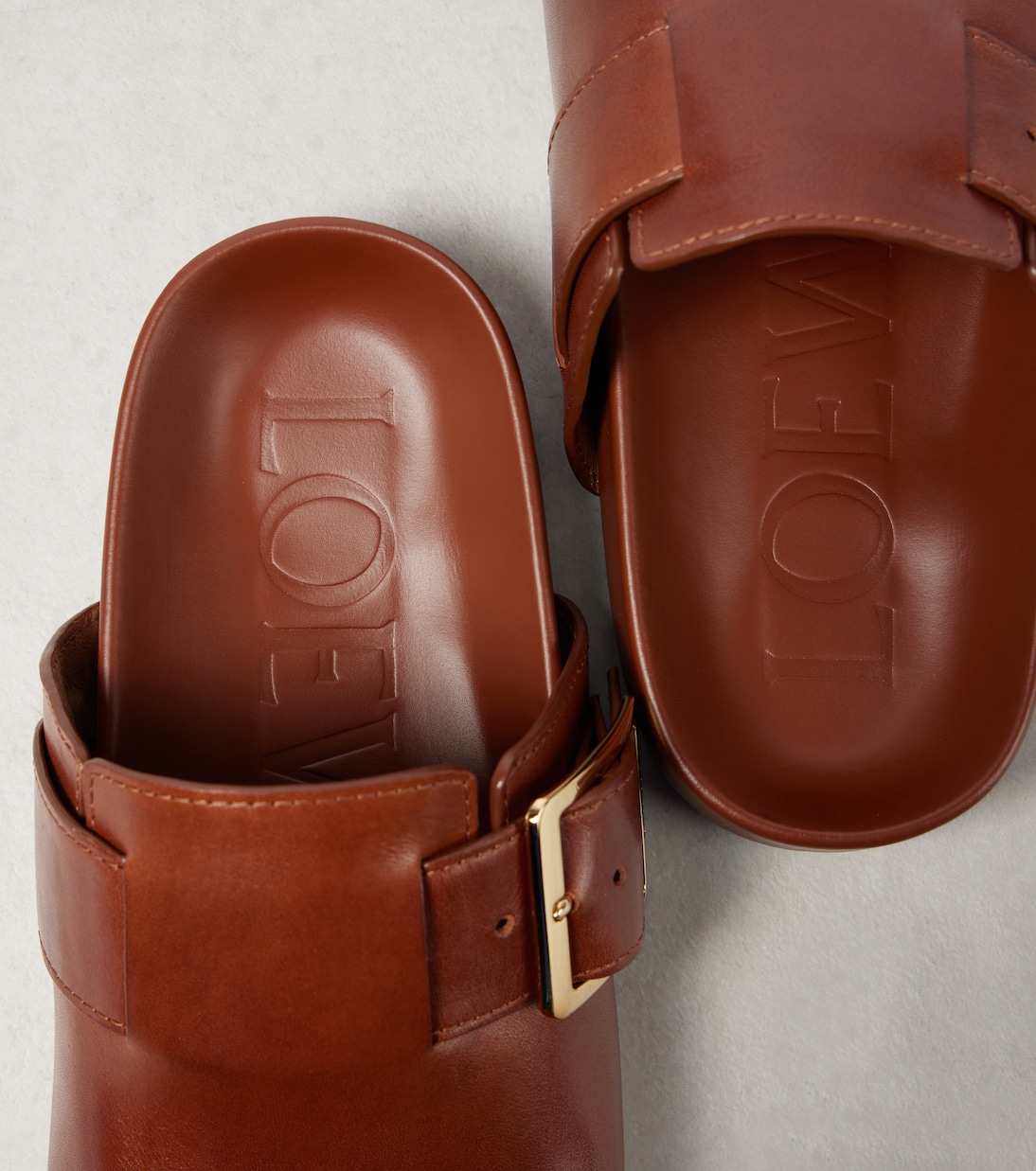 Scarpe comode in pelle LOEWE Ease per uno stile giovane e moderno