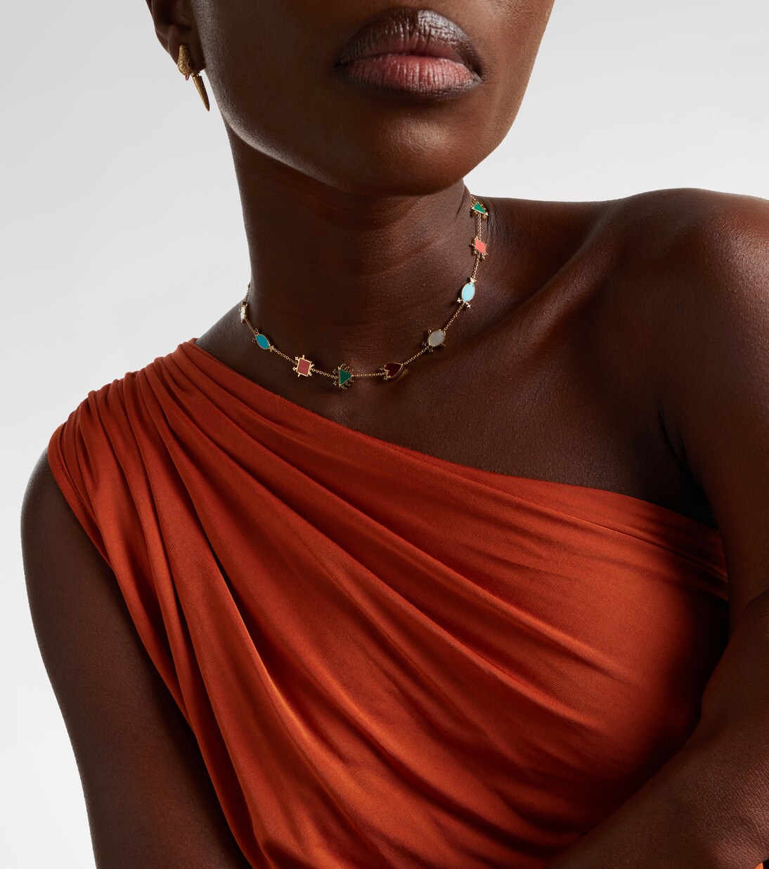 Halskette Petits Personnages aus 9kt Gelbgold (375/1000) mit Edelsteinen | Yvonne Léon