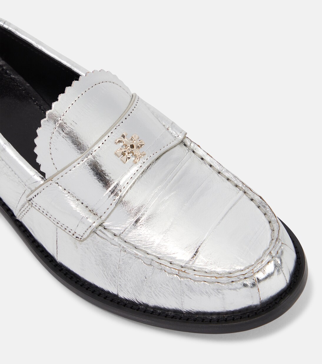 Perry metallic leather loafers in silver - Tory Burch | Mytheresa