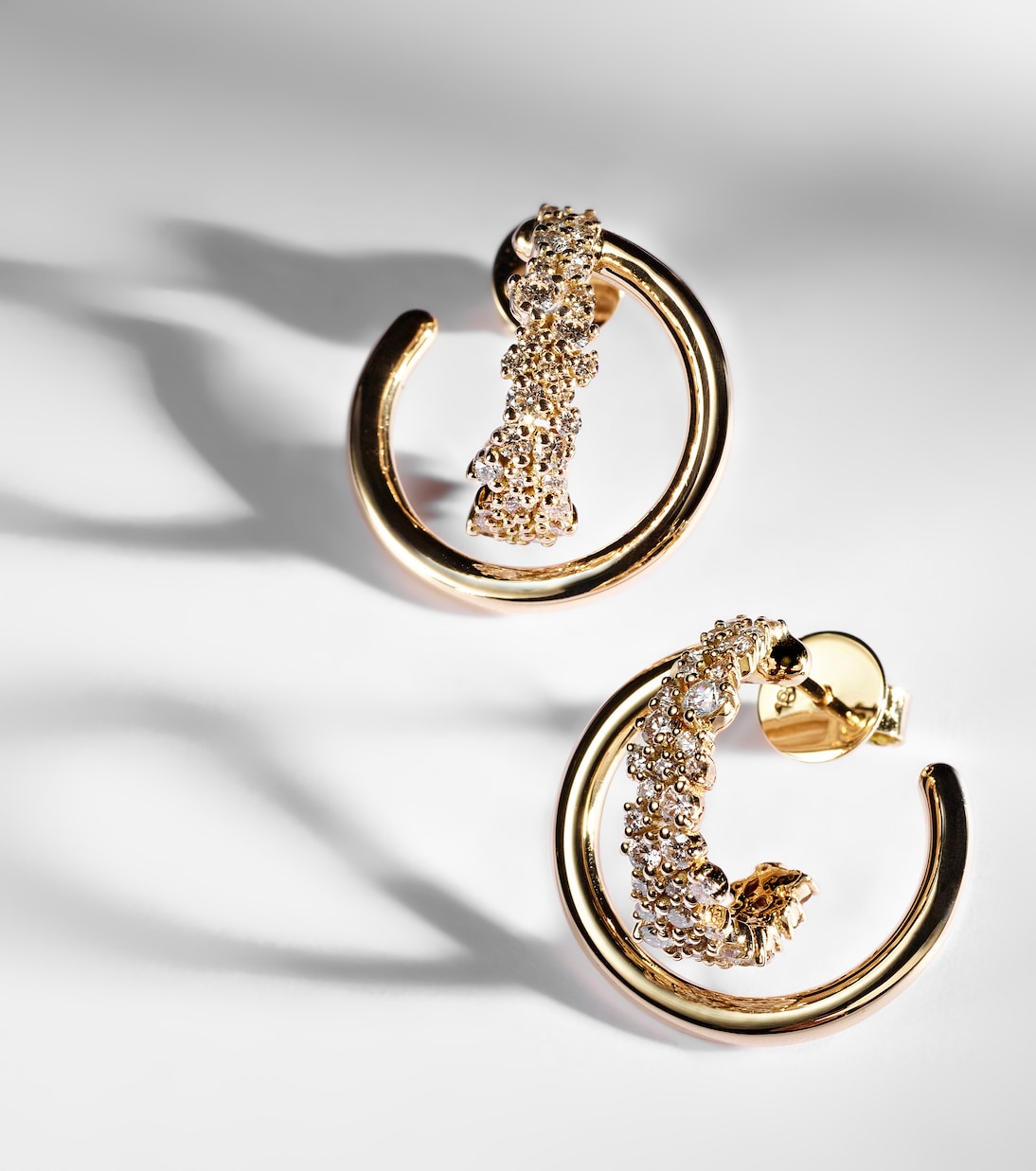 Orecchini Scatter Double in oro 18kt con diamanti | Ananya