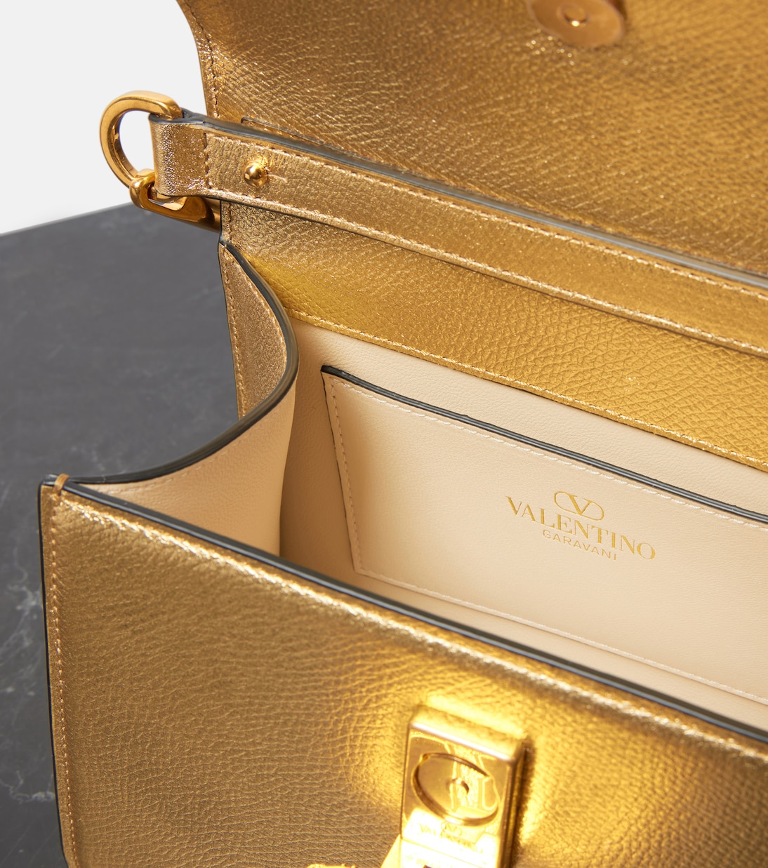 Borsa VSling Mini in pelle con Swarovski® | Valentino Garavani