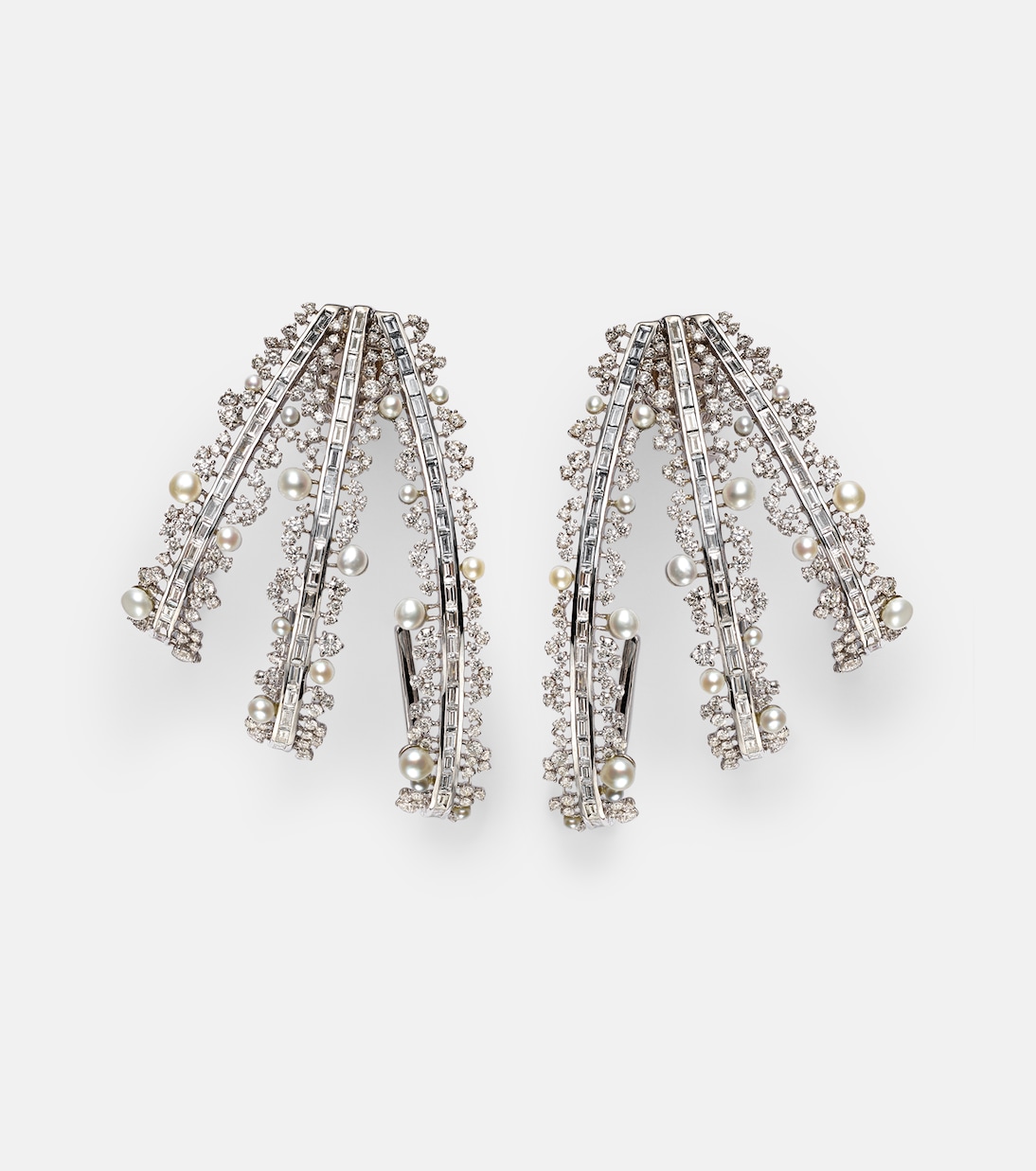 Orecchini a cerchio in oro bianco 18kt Scatter con perle e diamanti | Ananya