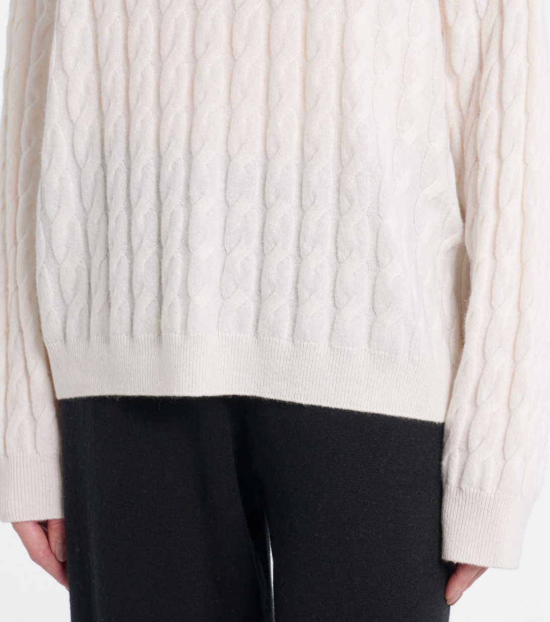 Polo Magnolie in cashmere a trecce | Lisa Yang