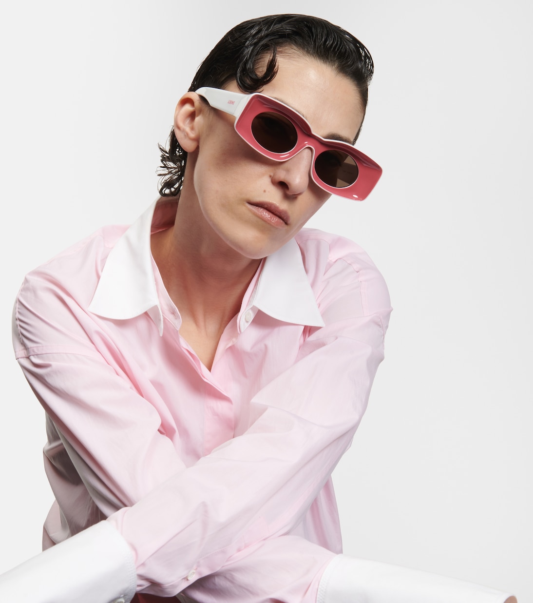 Occhiali da sole rettangolari LOEWE Paula's Ibiza: stile giovane e trendy