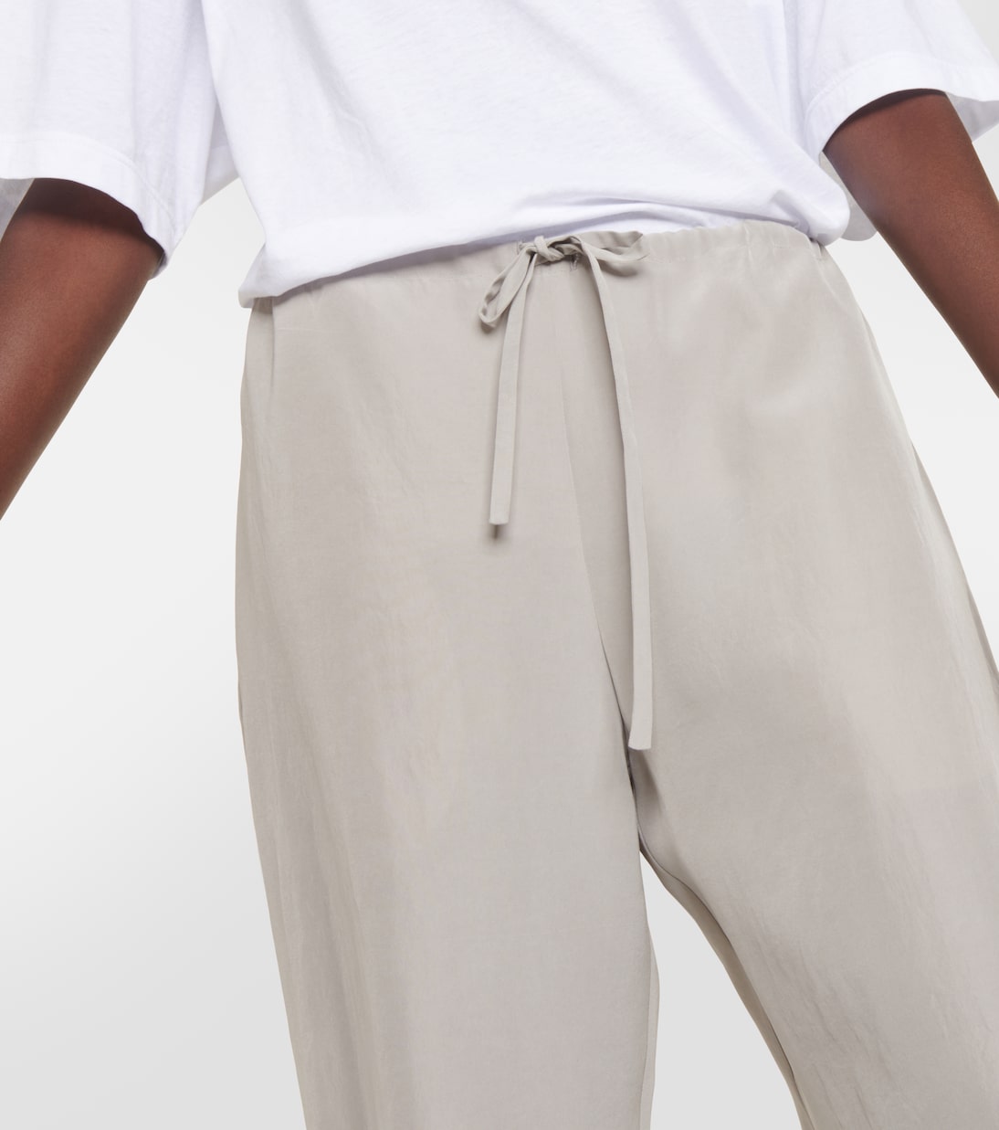Pantalones anchos Jugi de seda de tiro alto | The Row