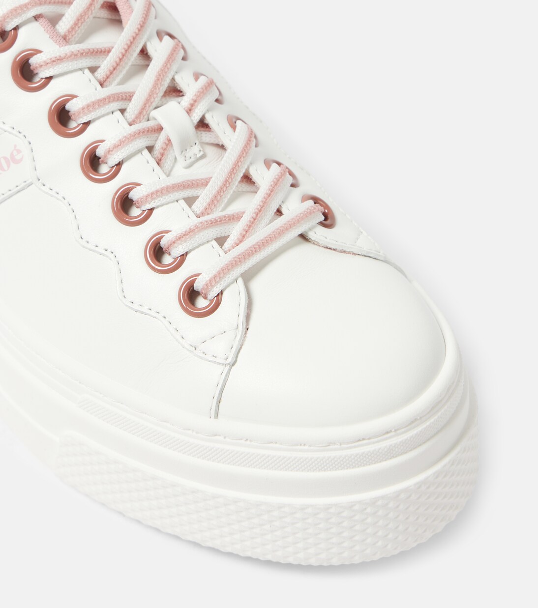 【関税込み】See by Chloe ホワイト Essie スニーカー Essie leather sneakers in white - See By Chloe | Mytheresa
