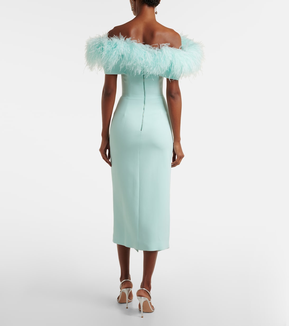 Abito midi con scollo bardot e piume | David Koma