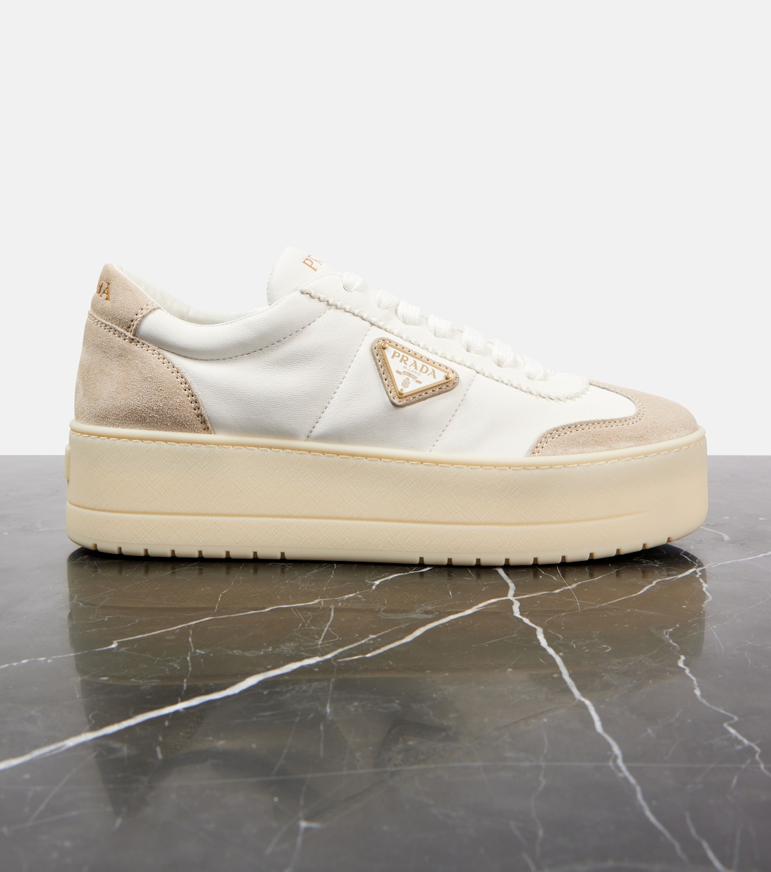 Sneakers in pelle con platform | Prada